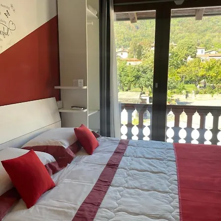 La Terrazza Sulle Vigne Bed & Breakfast 3*